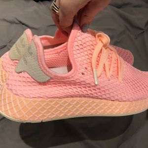 ADIDAS DEERUPT SNEAKERS